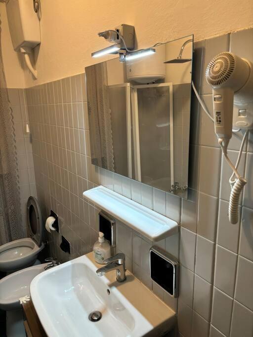 Netflix - Wi-Fi - “Fiume 19” - Apartamento Trieste Exterior foto