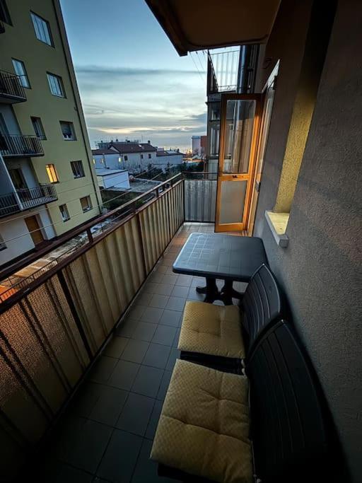 Netflix - Wi-Fi - “Fiume 19” - Apartamento Trieste Exterior foto